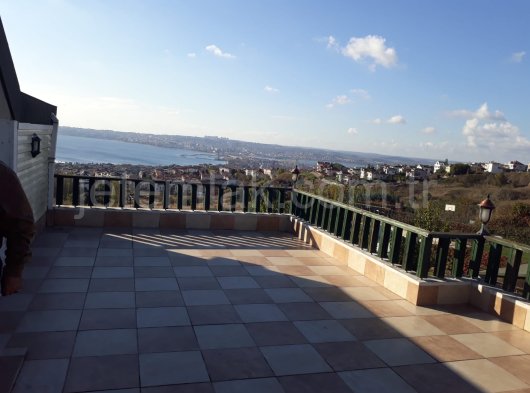 FUL DENİZ  VİLA MANZARALI, METROBÜSE  10,DAK YÜRÜME MESAFESİ.BEYLİKDÜZÜ ADNAN KAHECİ  MAH.3+1 SATILIK VİLA BEYKENT .